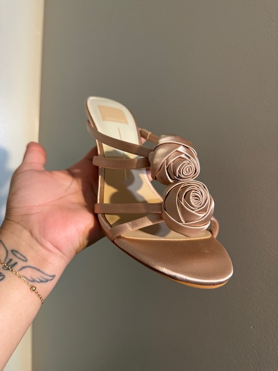 Dolce Vita Shoes - Rosette Slide Mid-Heel Sandal in Rose Gold